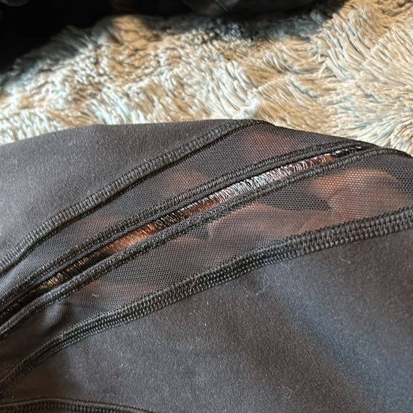 Lulú lemon tights with stand out stitching and mesh cutouts - Picture 5 of 5